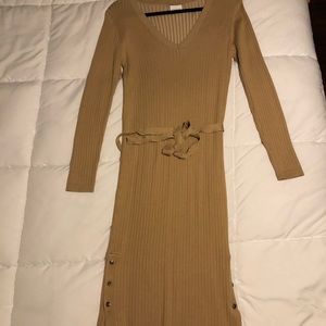 Brand new Mama-licious maternity dress